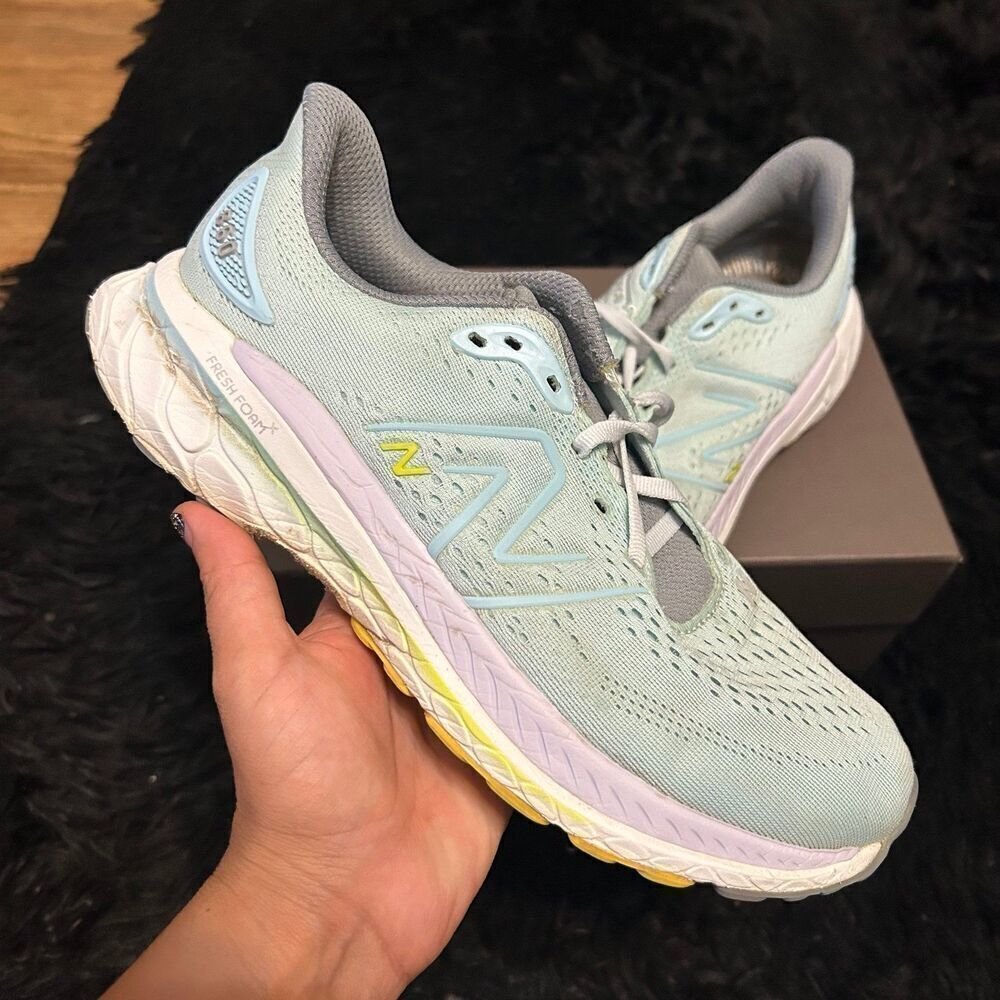 NEW BALANCE athletic training running lace up shoes sneakers women's 8